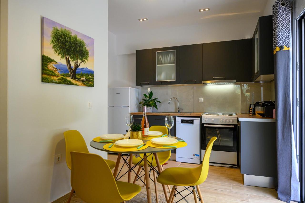 Chic Apartment In Nature, 5-Min Walk To The Beach كالاماتا المظهر الخارجي الصورة