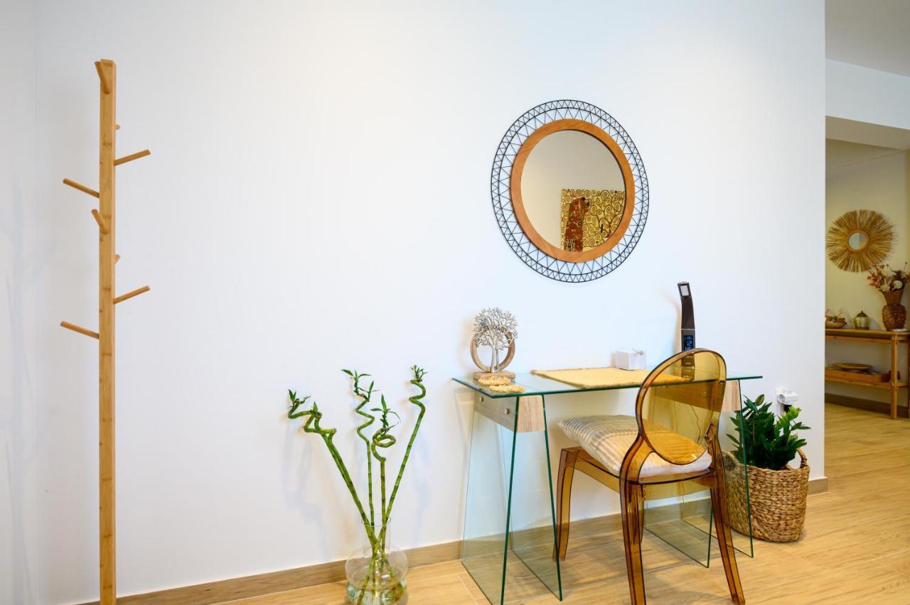 Chic Apartment In Nature, 5-Min Walk To The Beach كالاماتا المظهر الخارجي الصورة