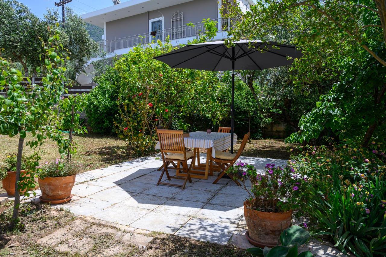 Chic Apartment In Nature, 5-Min Walk To The Beach كالاماتا المظهر الخارجي الصورة