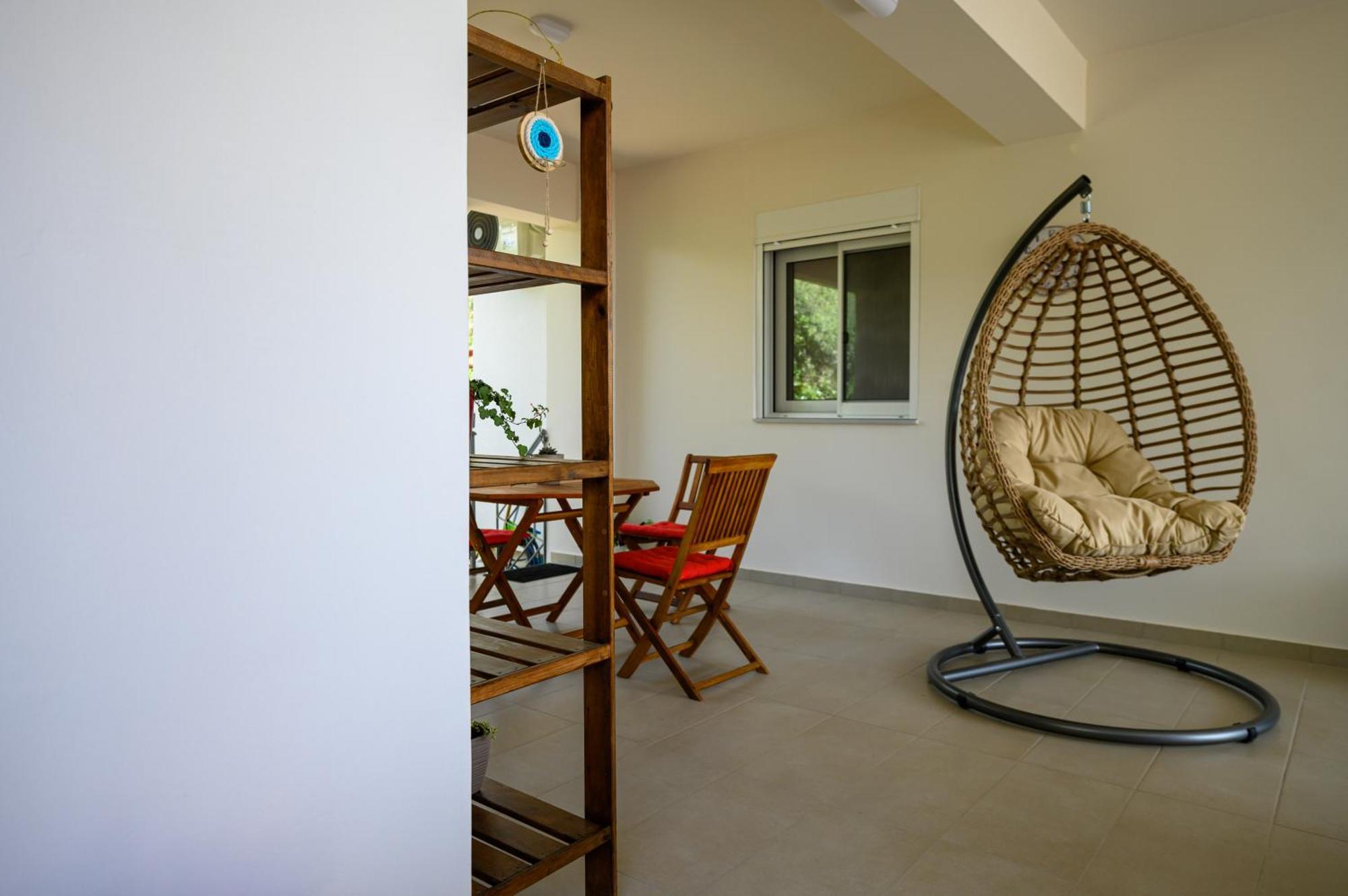 Chic Apartment In Nature, 5-Min Walk To The Beach كالاماتا المظهر الخارجي الصورة