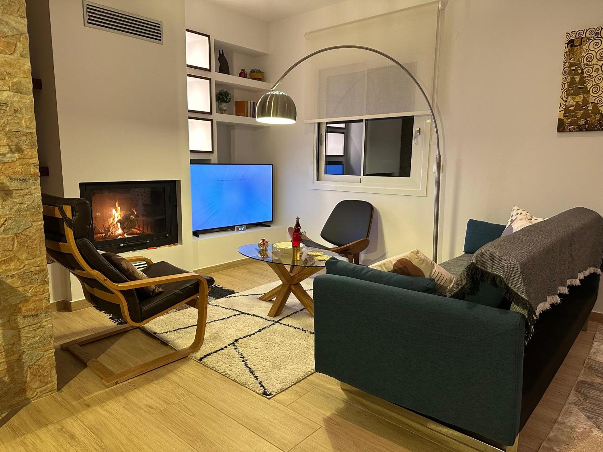 Chic Apartment In Nature, 5-Min Walk To The Beach كالاماتا المظهر الخارجي الصورة